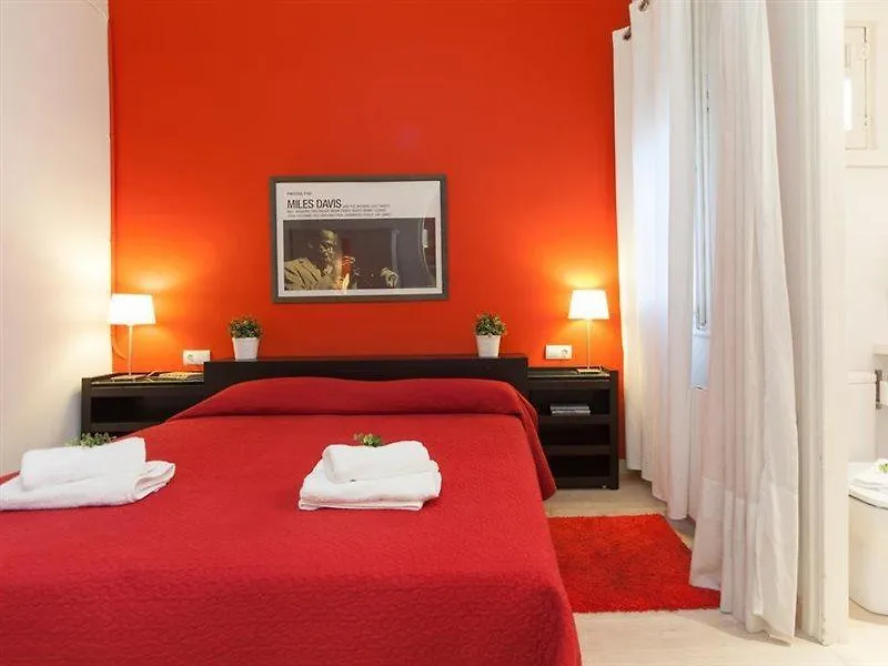 Lodging Apartments Sagrada Familia Barselona 0*,  İspanya